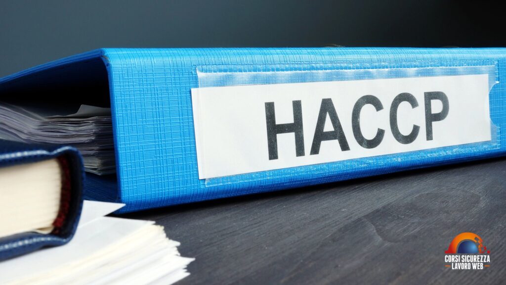 Documenti HACCP in un raccoglitore.