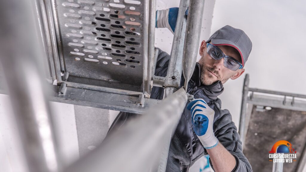 Operaio edile su impalcatura.